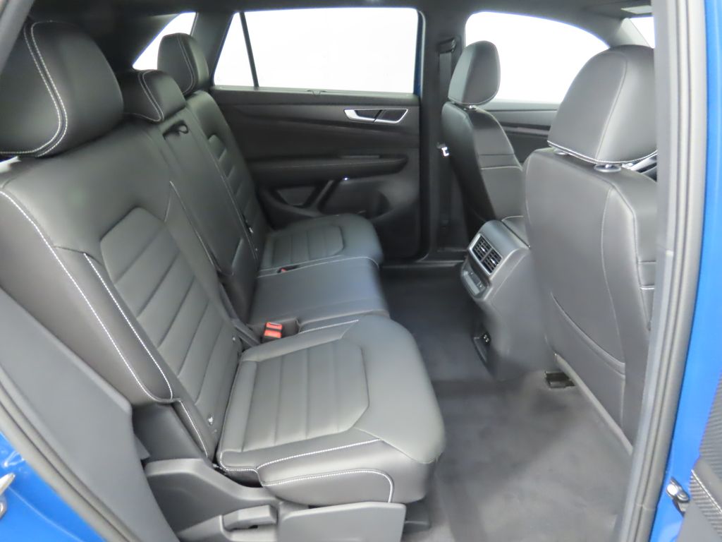 2026 Volkswagen Atlas Cross Sport SEL R-Line photo 22