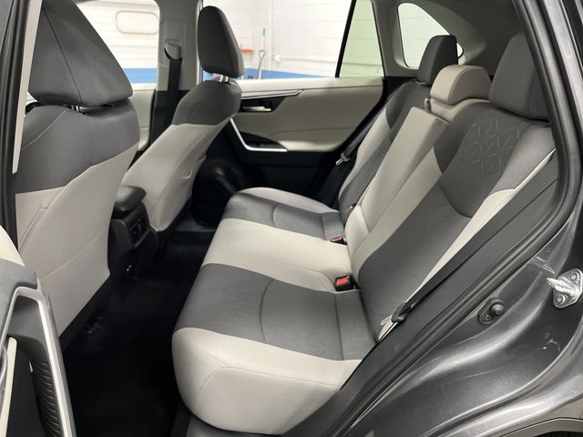 2024 Toyota RAV4 XLE photo 24