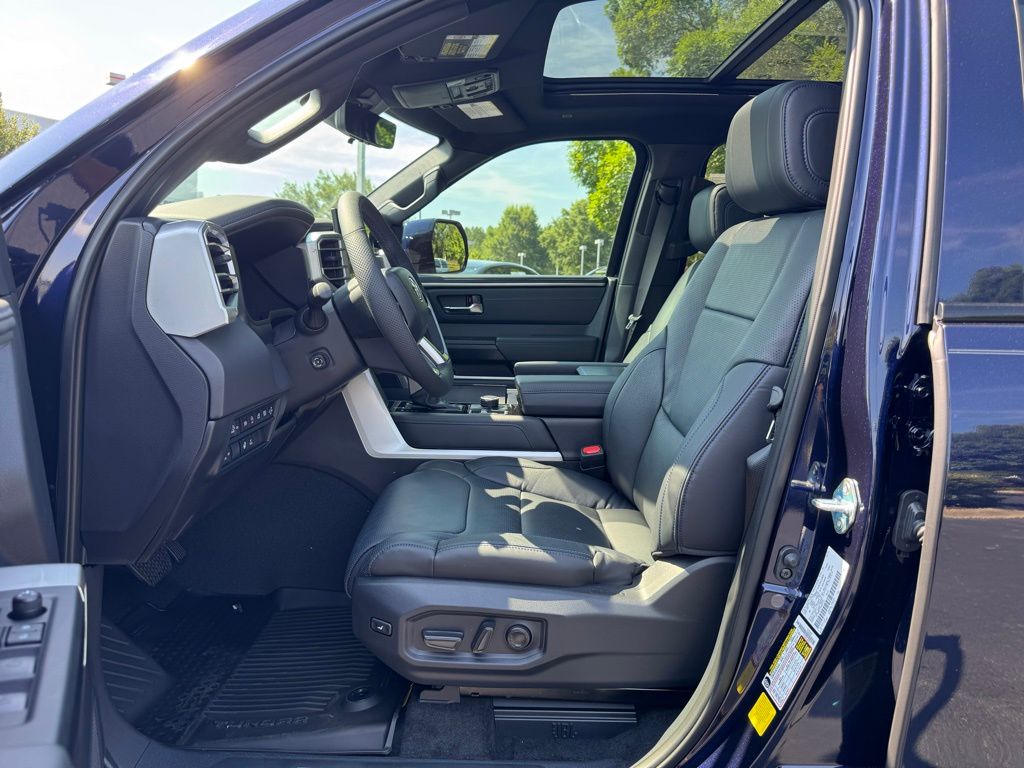 2025 Toyota Tundra Platinum CrewMax photo 11