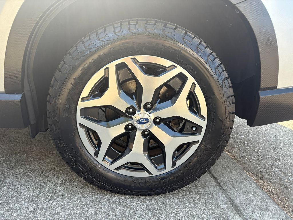 2019 Subaru Forester Premium photo 12