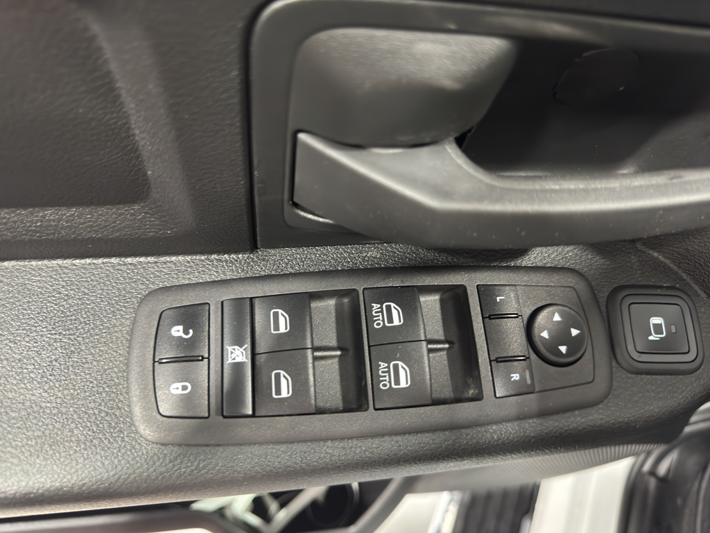 2024 Ram 2500 Tradesman photo 23