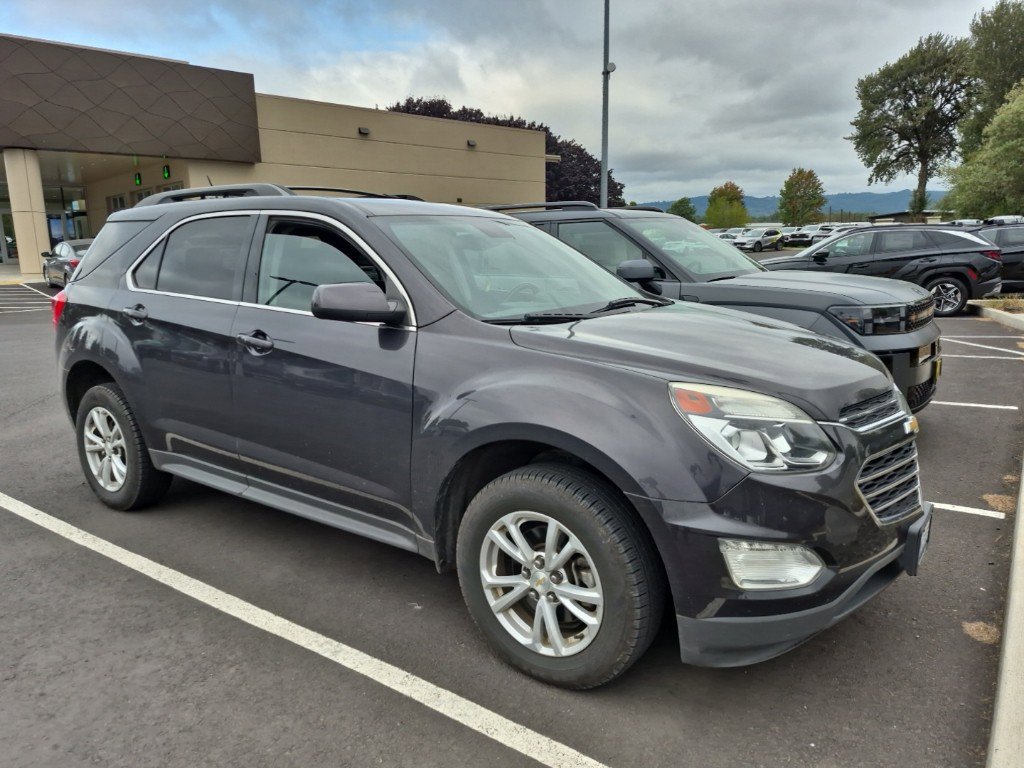 2016 Chevrolet Equinox LT photo 2