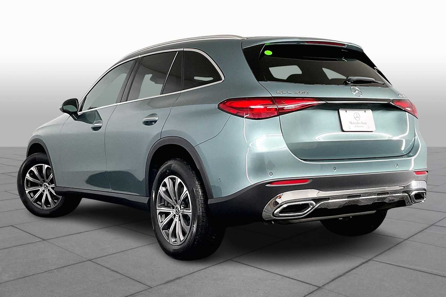 2025 Mercedes Benz GLC 300 4MATIC photo 4