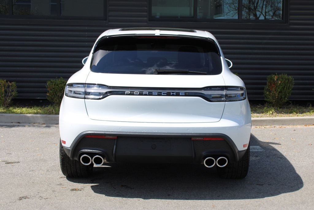 2024 Porsche Macan photo 6