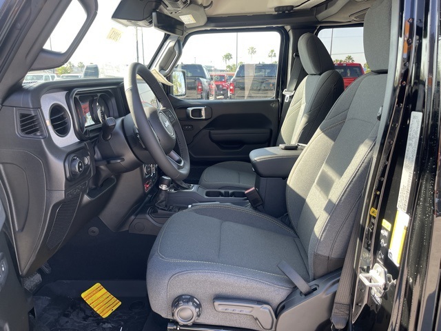 2025 Jeep Gladiator Willys photo 13