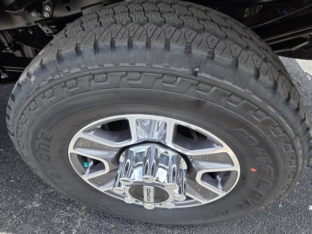 2026 Ford F-250 Lariat photo 9