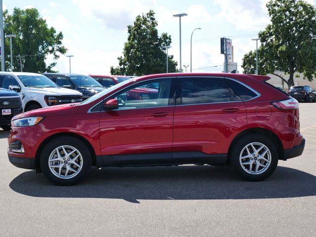 2022 Ford Edge SEL photo 2