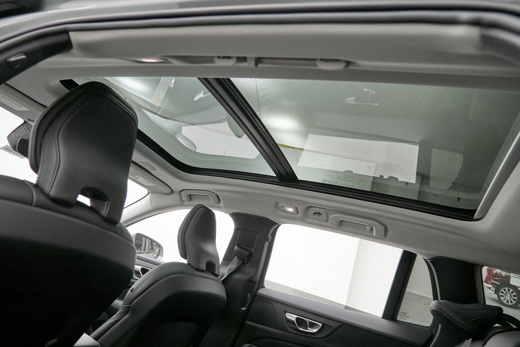 2026 VOLVO V60CC - Image 21