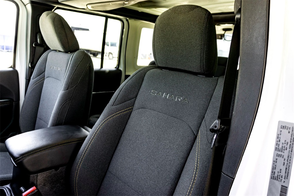 2024 Jeep Wrangler Sahara 4xe photo 12