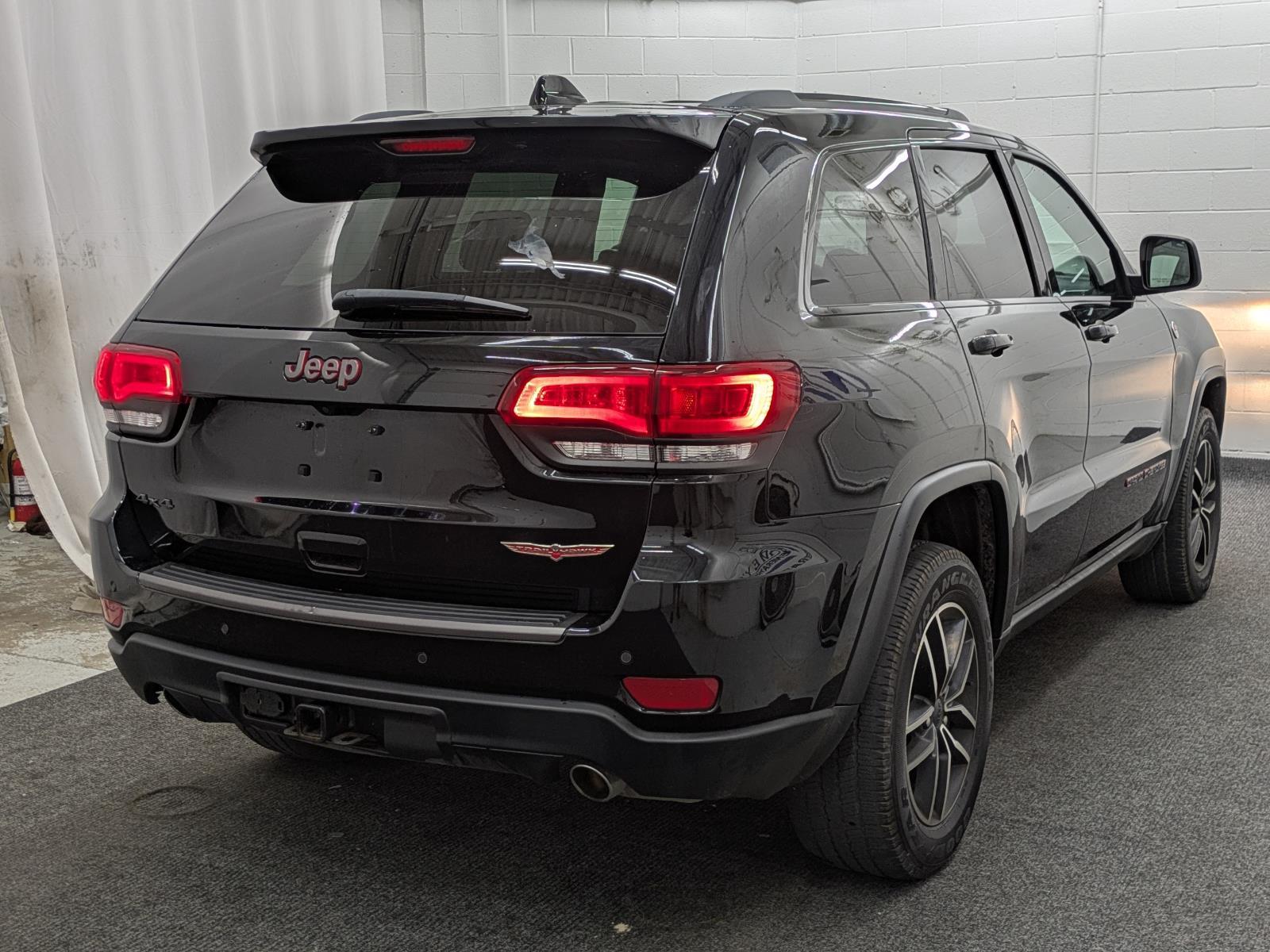 2020 Jeep Grand Cherokee Trailhawk photo 2
