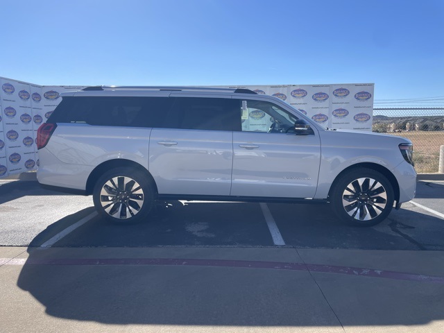 2025 Ford Expedition Platinum's photo