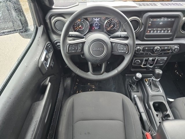 2023 Jeep Wrangler Willys photo 3
