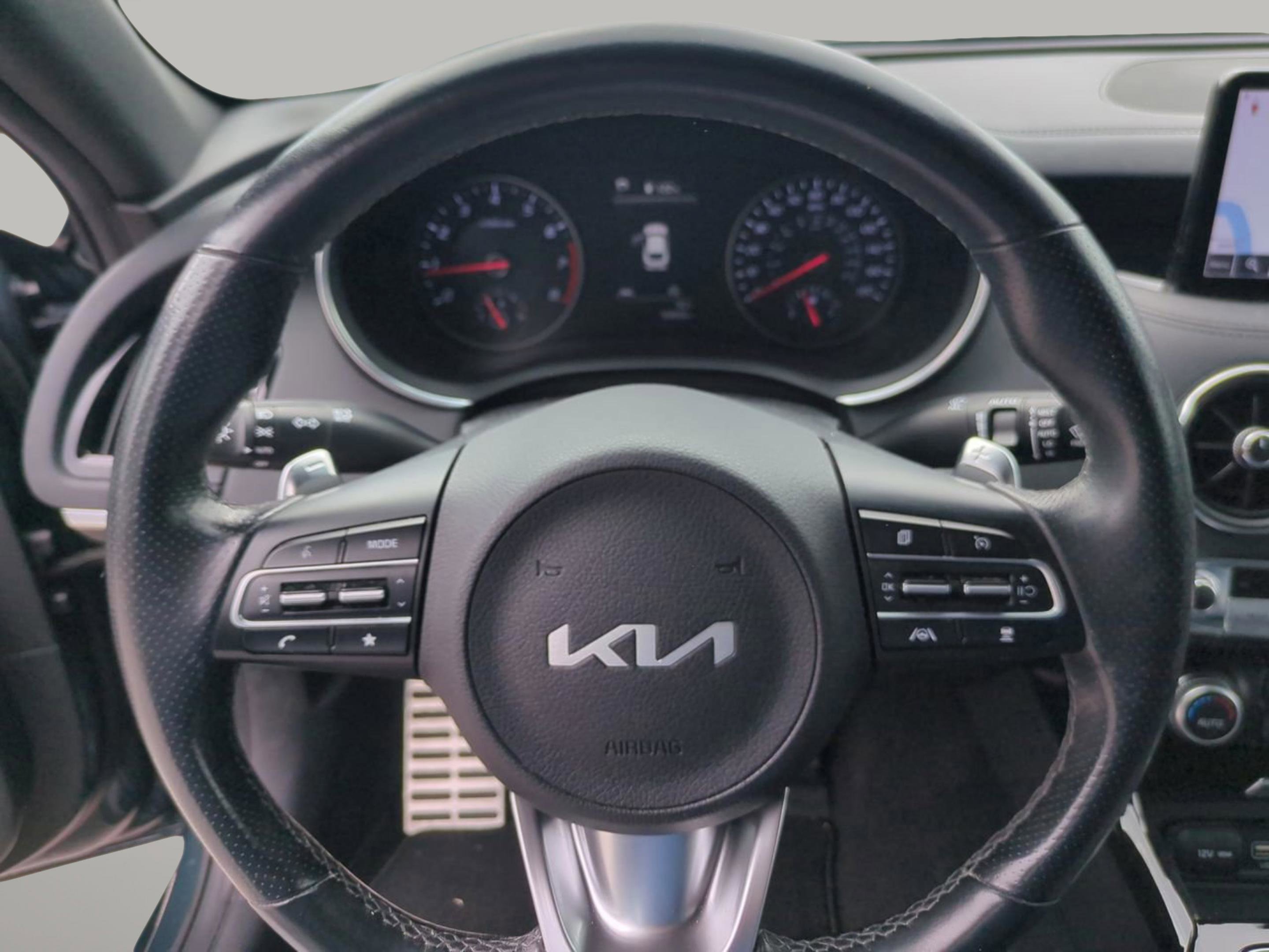2022 Kia Stinger GT-Line photo 29