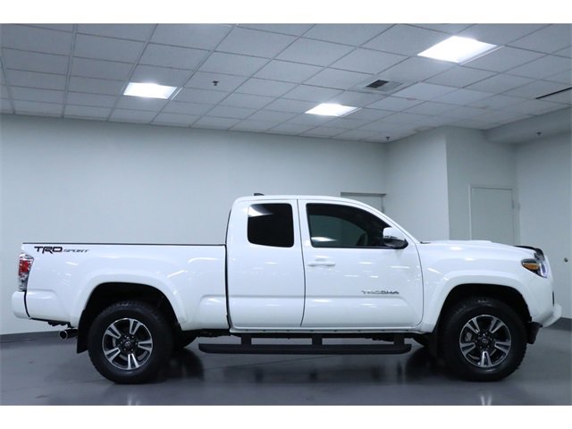 2019 Toyota Tacoma SR5 photo 12