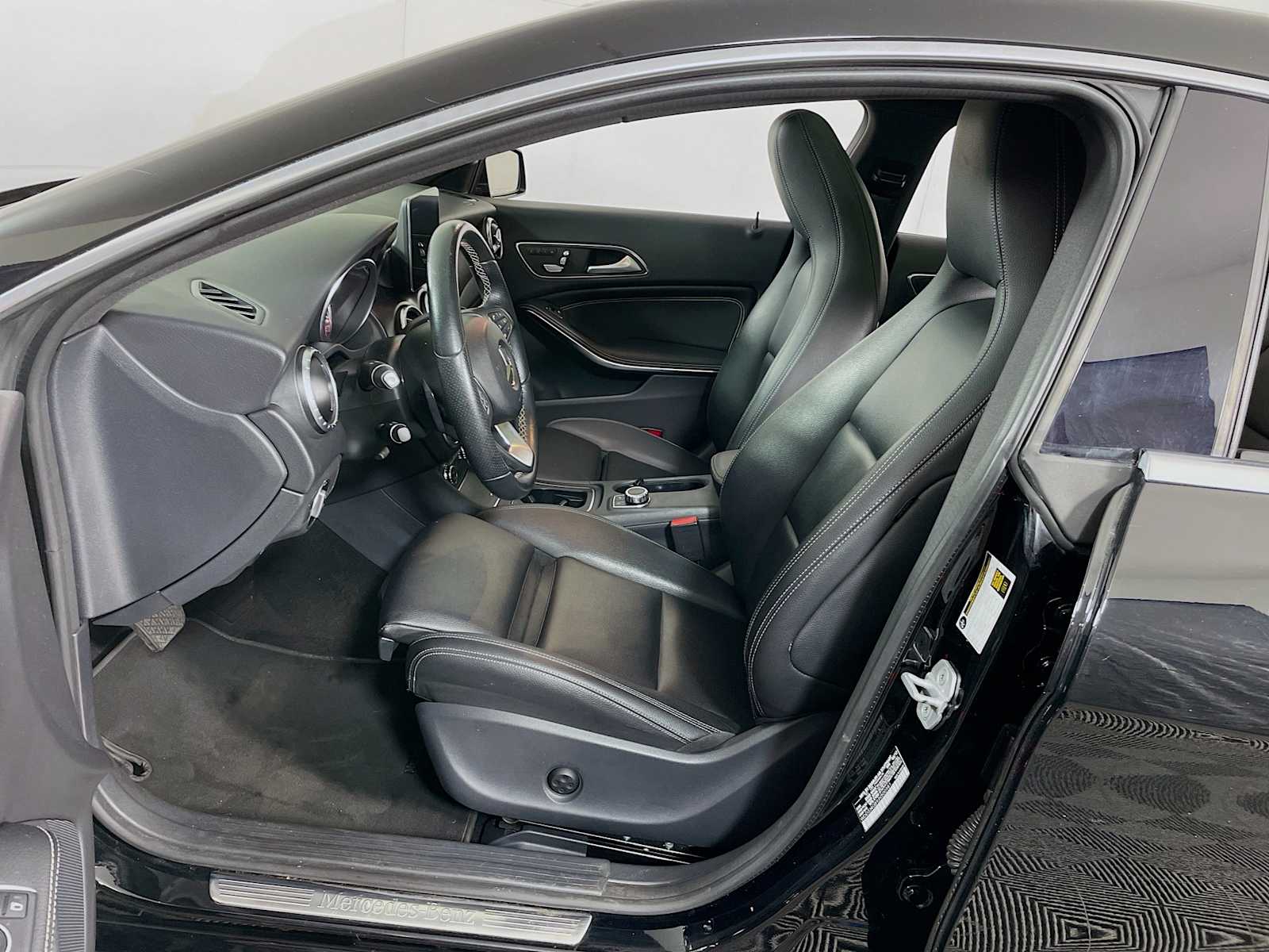 2018 Mercedes Benz CLA 250 4MATIC photo 18