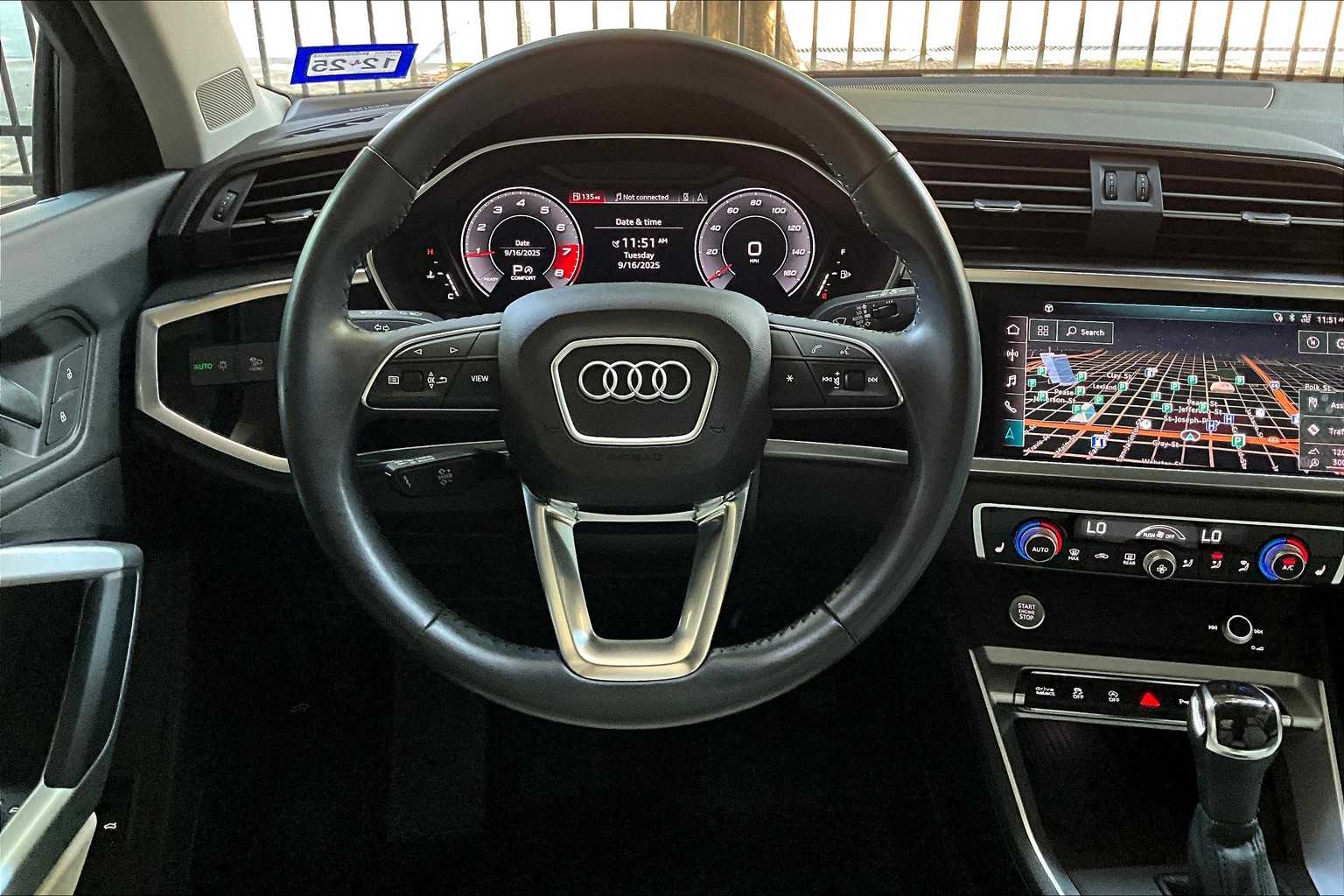 2020 Audi Q3 S line Premium Plus photo 5
