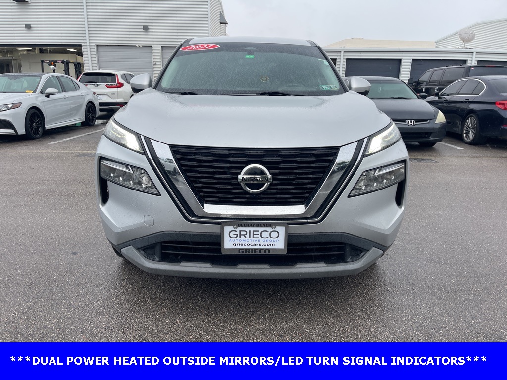 2021 Nissan Rogue SV photo 2