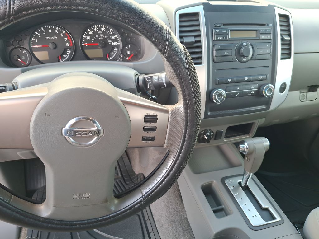 2009 Nissan Frontier SE photo 7