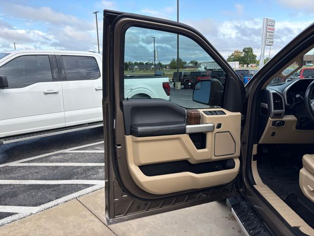 2017 Ford F-150 Lariat photo 8
