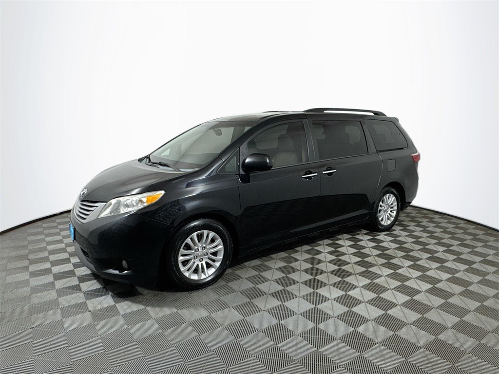 Used 2015 Toyota Sienna XLE with VIN 5TDYK3DC3FS572723 for sale in Chippewa Falls, WI