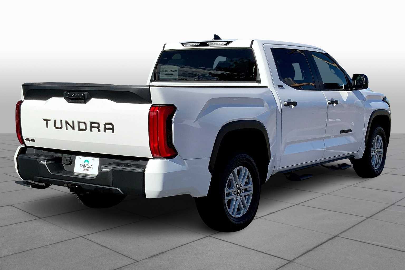 2025 Toyota Tundra SR5 CrewMax photo 11
