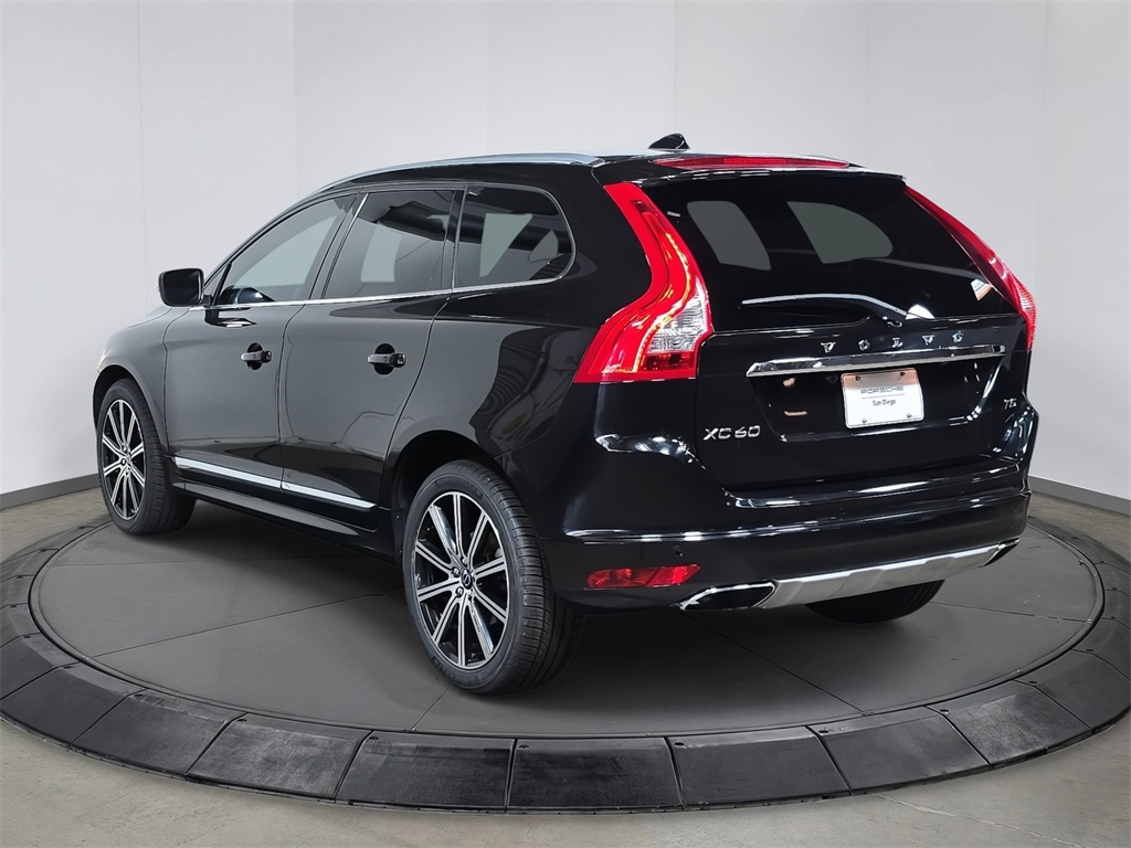 2016 Volvo XC60 T5 Drive-E Premier photo 3