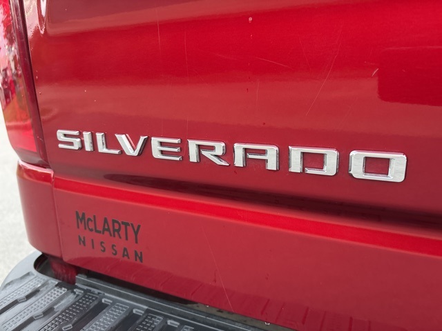 2023 Chevrolet Silverado 1500 RST photo 8