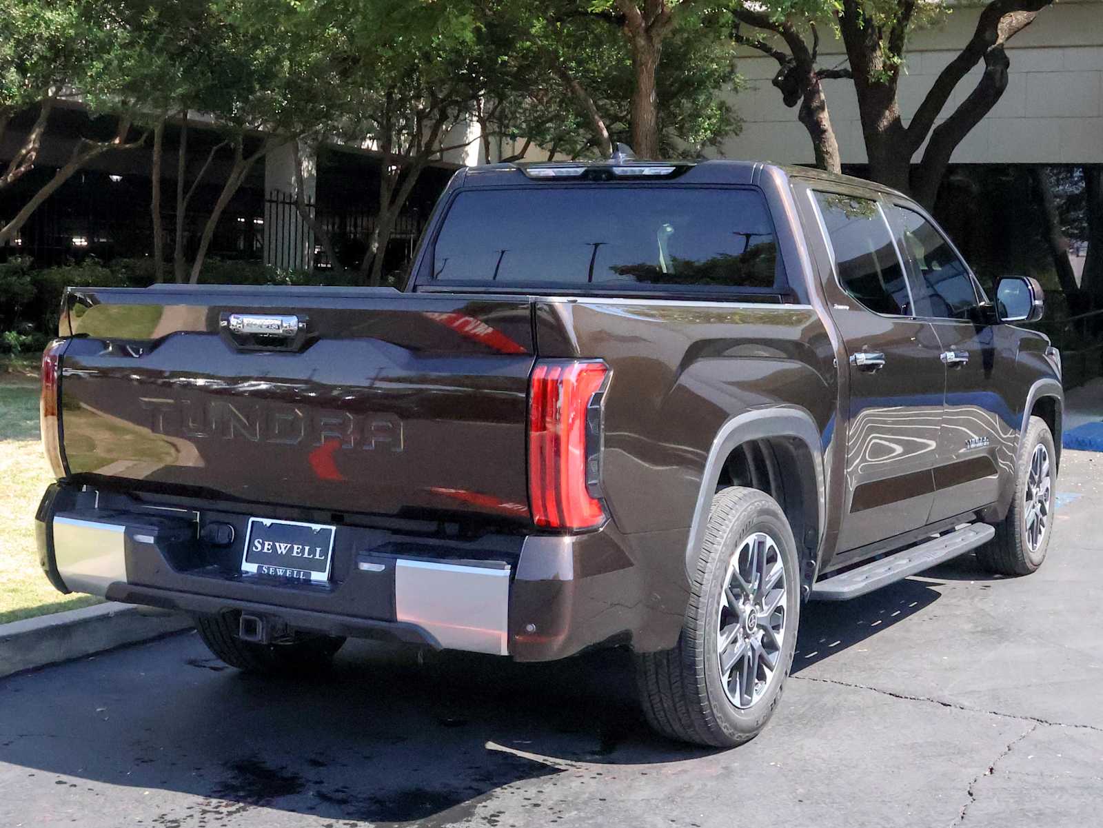 2022 Toyota Tundra Limited photo 4