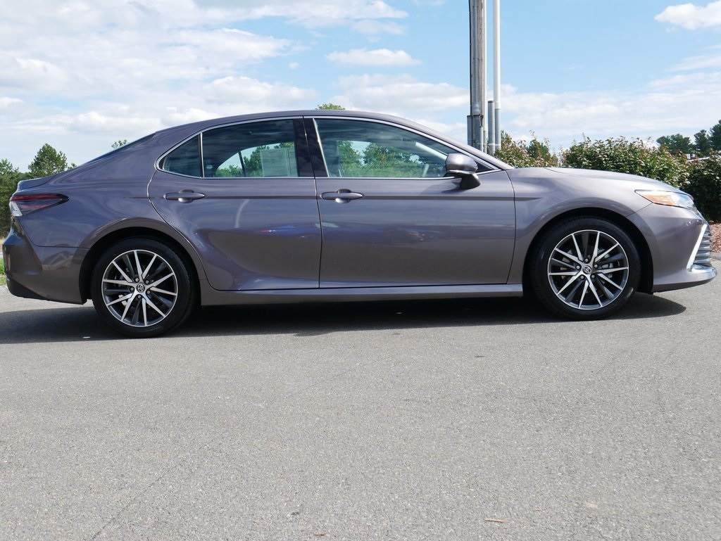 2021 Toyota Camry XLE photo 8