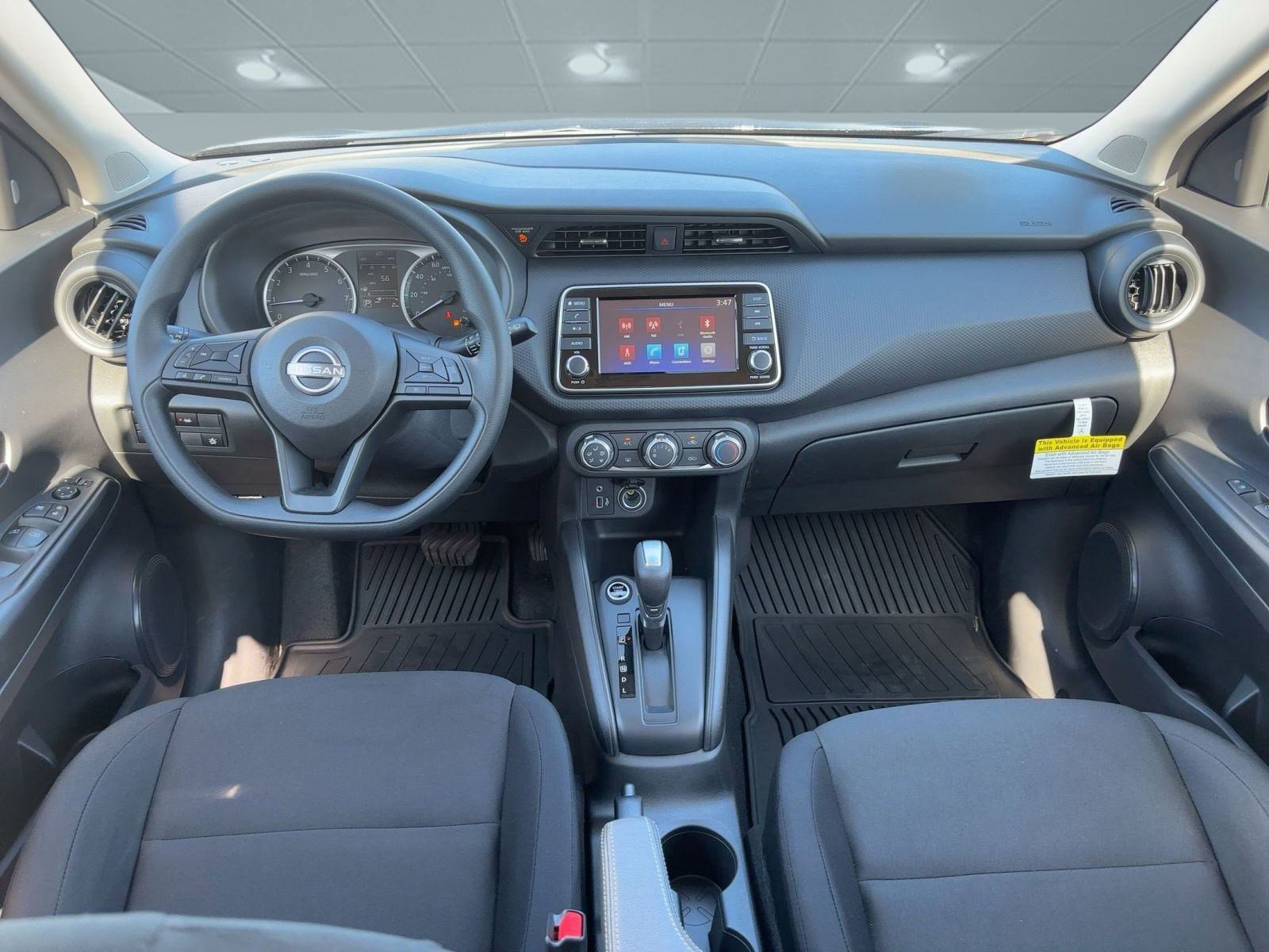 2025 Nissan Kicks Play S photo 15