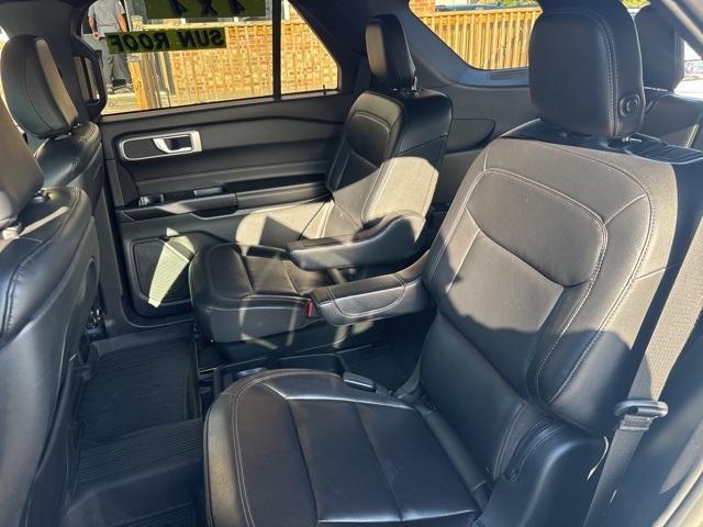 2020 Ford Explorer XLT photo 9
