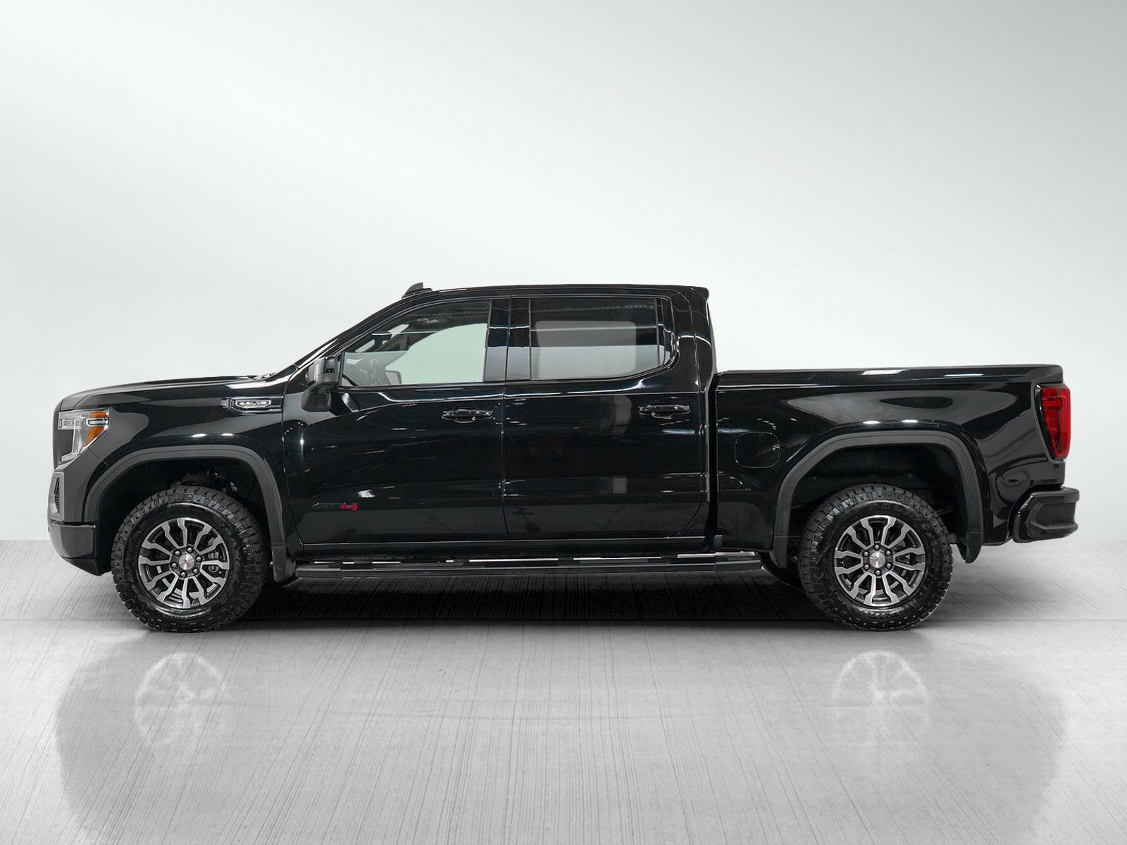 Used 2021 GMC Sierra 1500 AT4 with VIN 1GTP9EEL4MZ313039 for sale in Bloomington, Minnesota