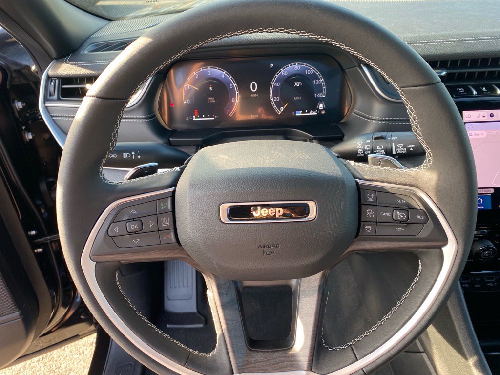 2025 Jeep Grand Cherokee Limited photo 6
