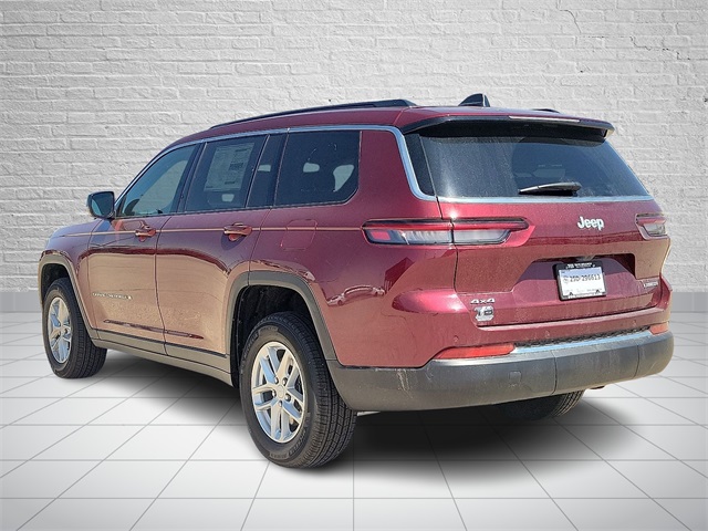 2025 Jeep Grand Cherokee Laredo photo 3