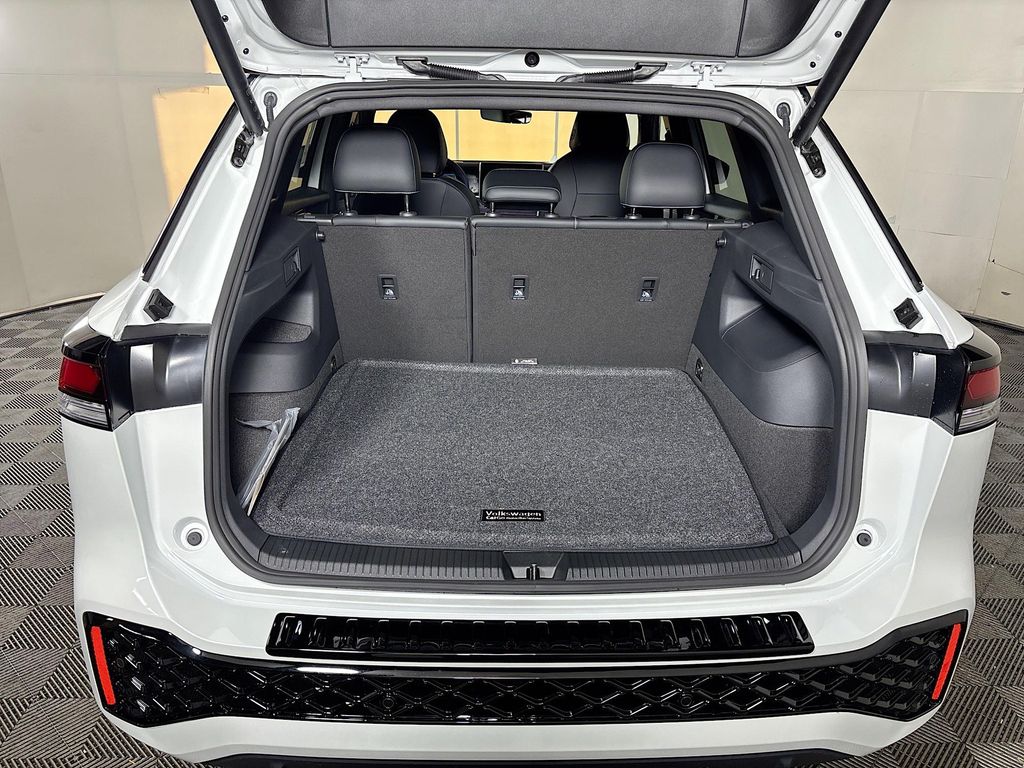 2025 Volkswagen Tiguan SE R-Line Black photo 20