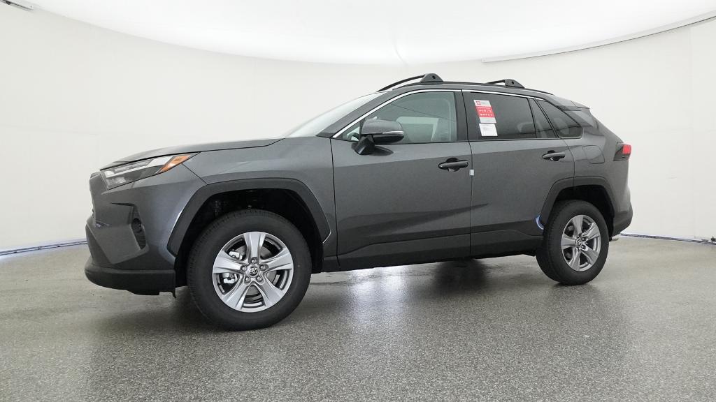 2025 Toyota RAV4 XLE photo 8