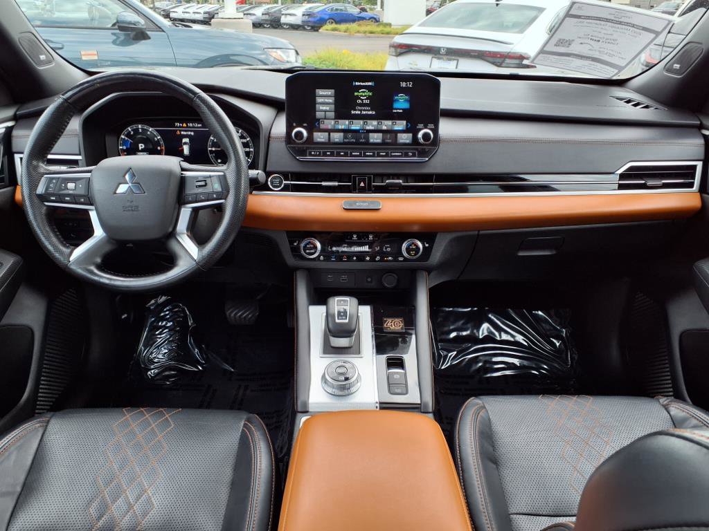2023 Mitsubishi Outlander SEL photo 4