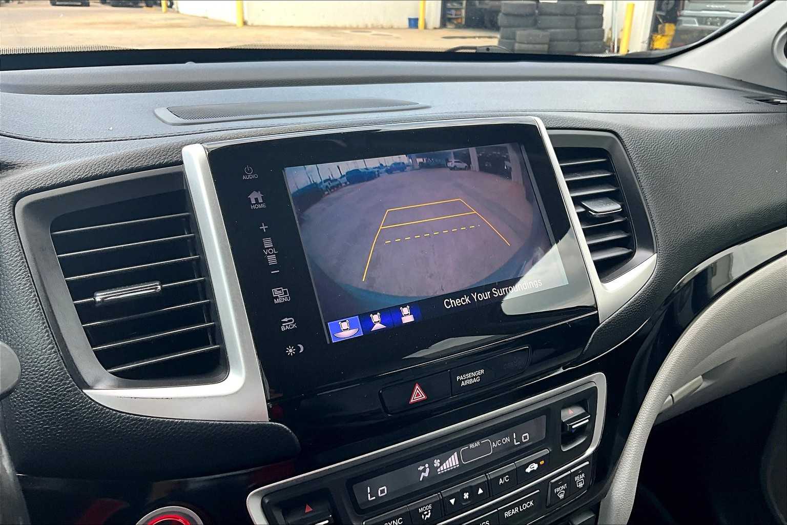 2018 Honda Pilot Touring photo 26
