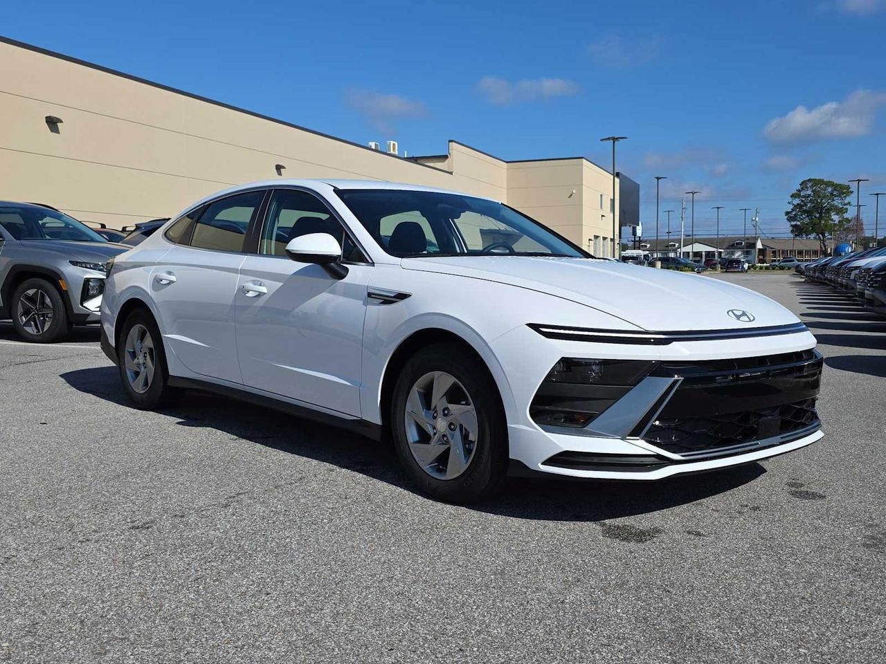 2026 Hyundai Sonata SE's photo