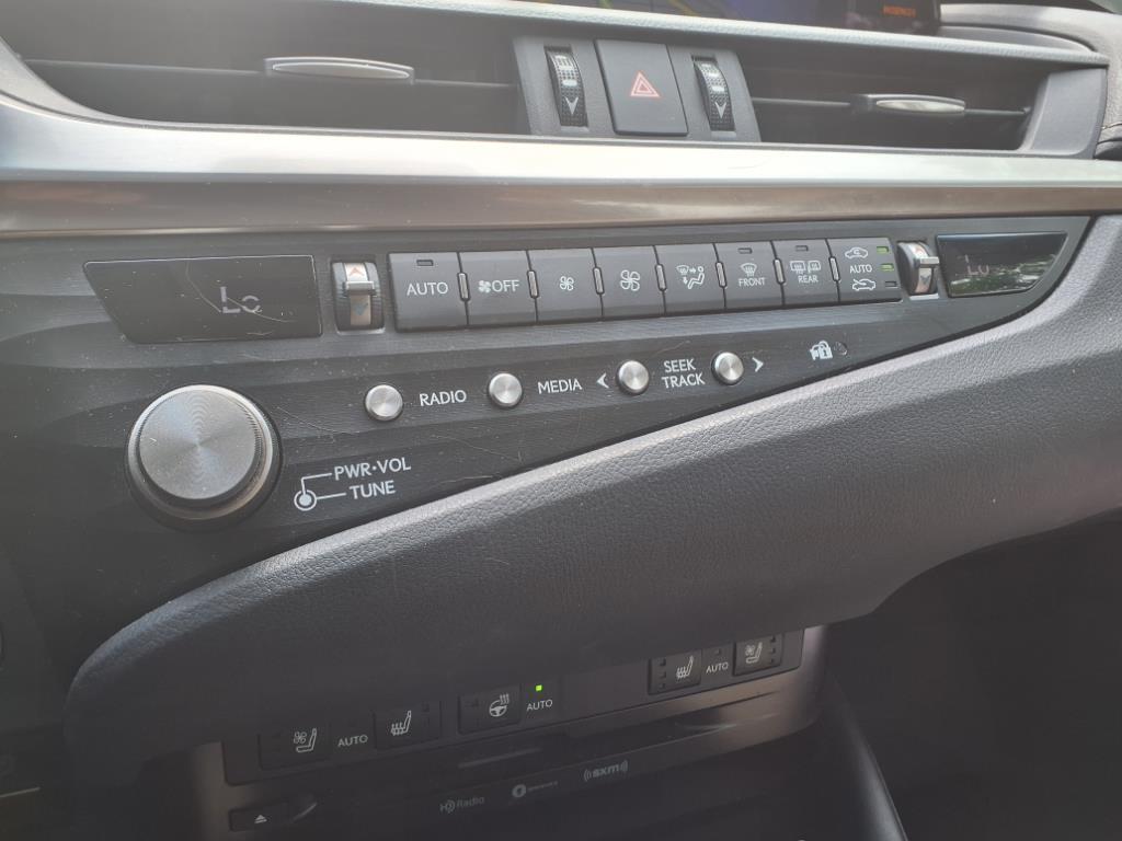 2021 Lexus ES 350 photo 17