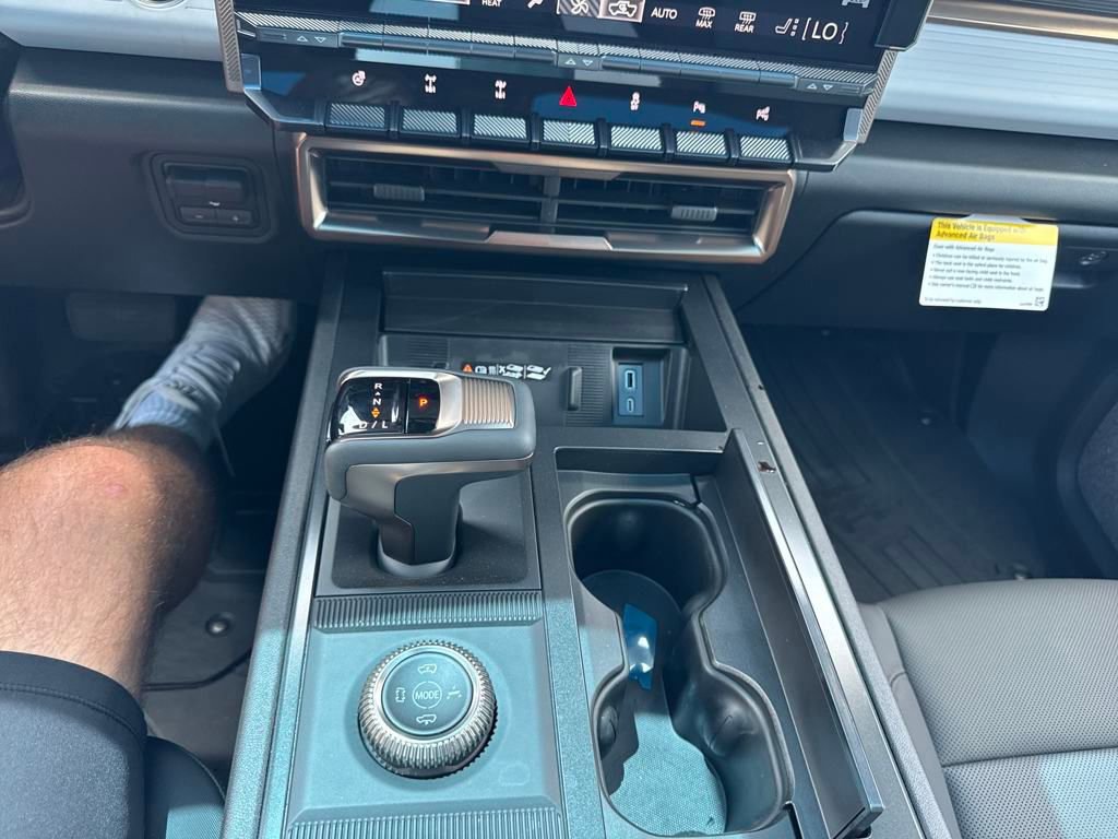 2024 Gmc Hummer EV photo 11