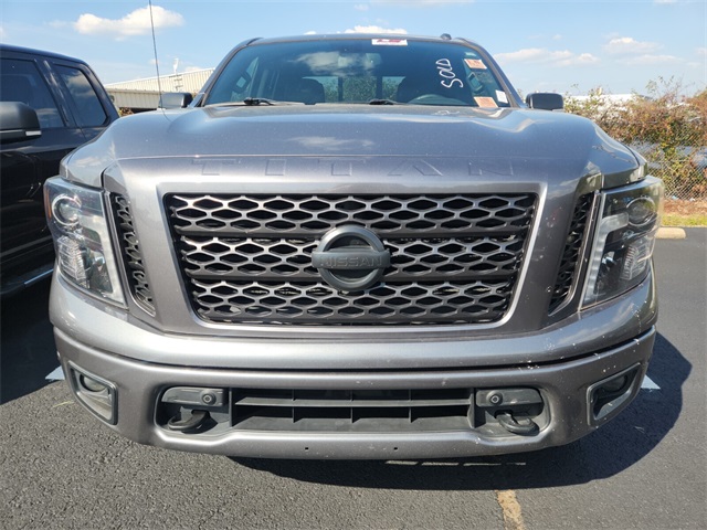 2019 Nissan Titan SL photo 4