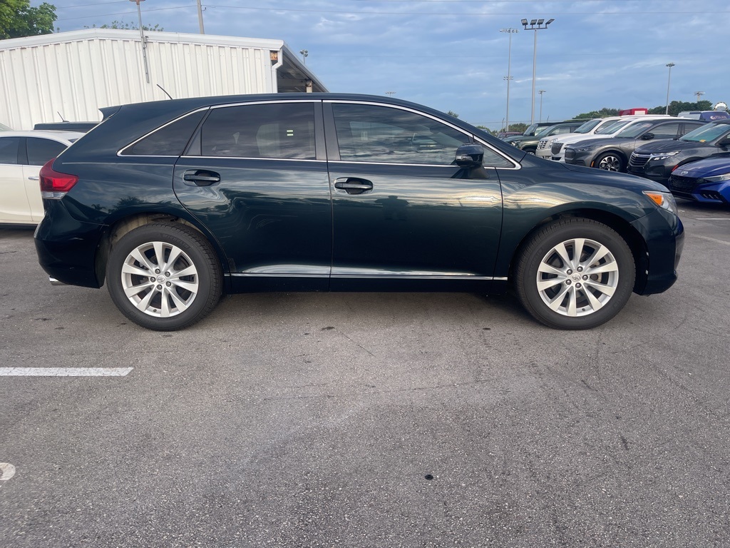2014 Toyota Venza LE photo 2