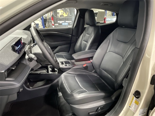 2025 Ford Mustang Mach-E Premium photo 17