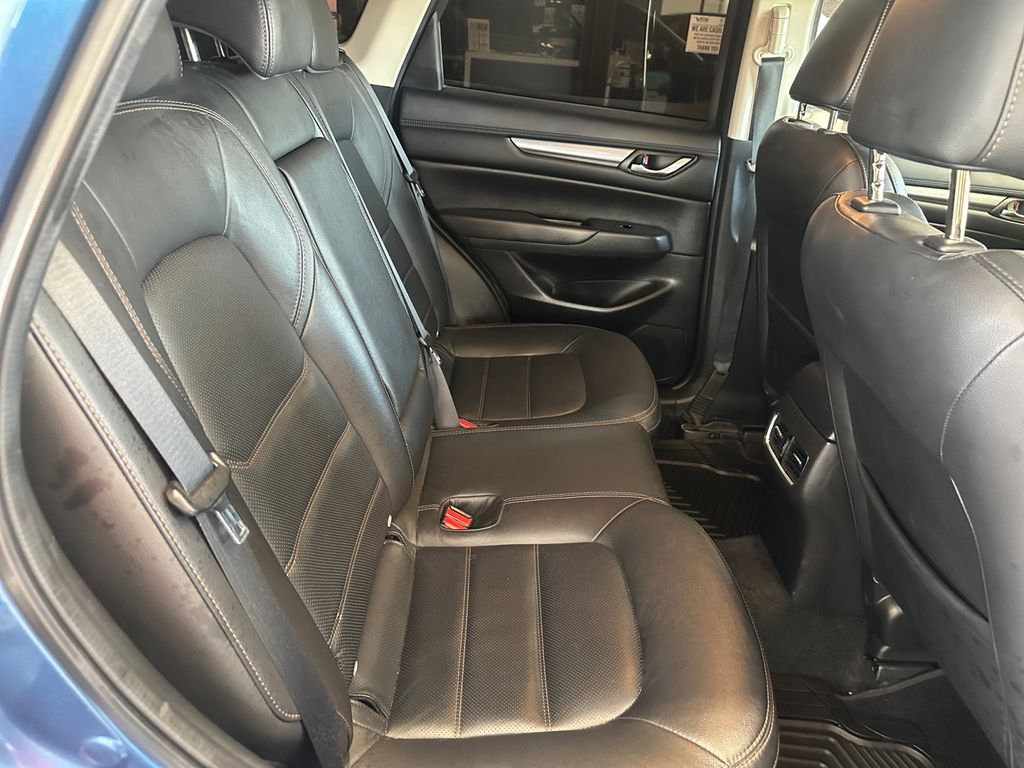 2023 Mazda CX-5 2.5 S Preferred photo 17