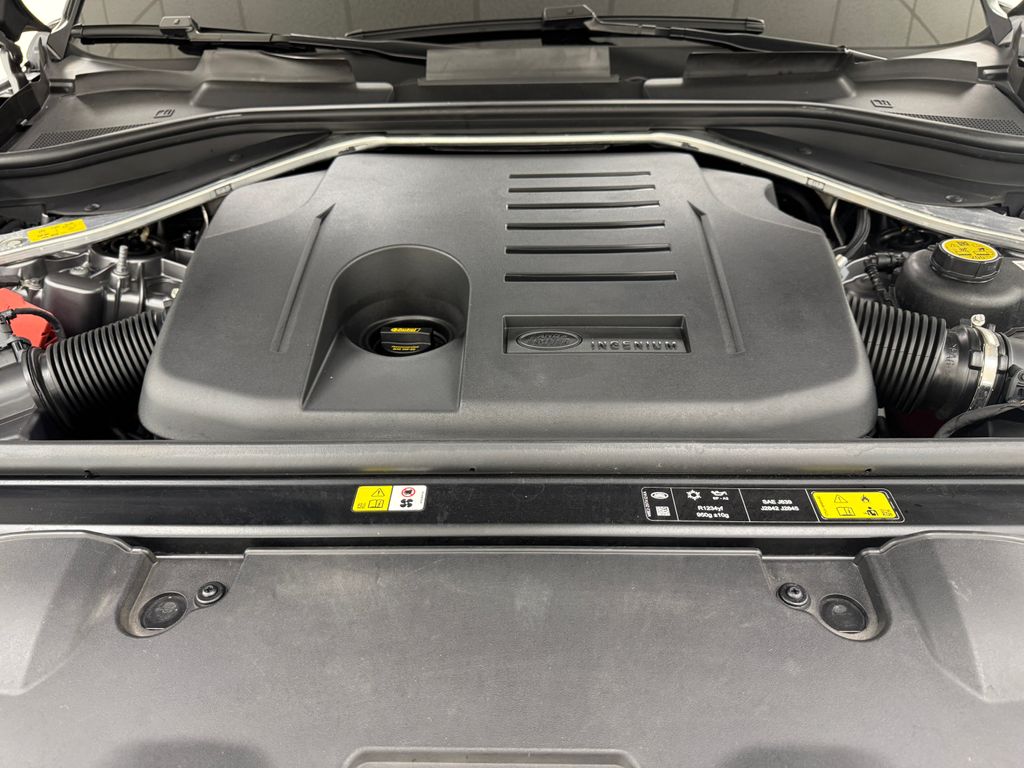 2023 Land Rover Range Rover SE photo 28