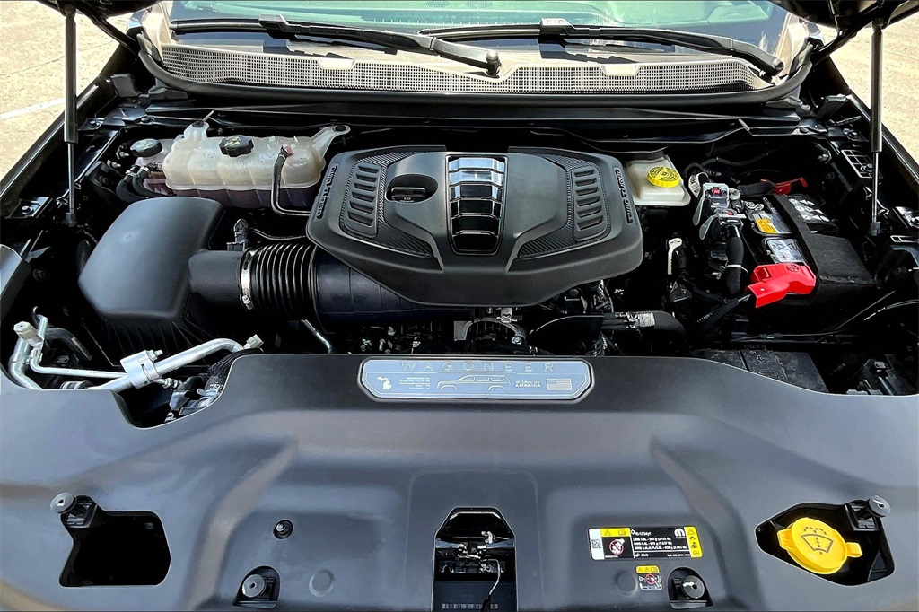 Image 10 of Pre-Owned 2023 Jeep Wagoneer L Series II