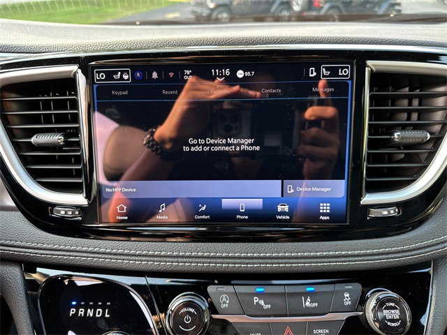 2025 Chrysler Pacifica photo 23