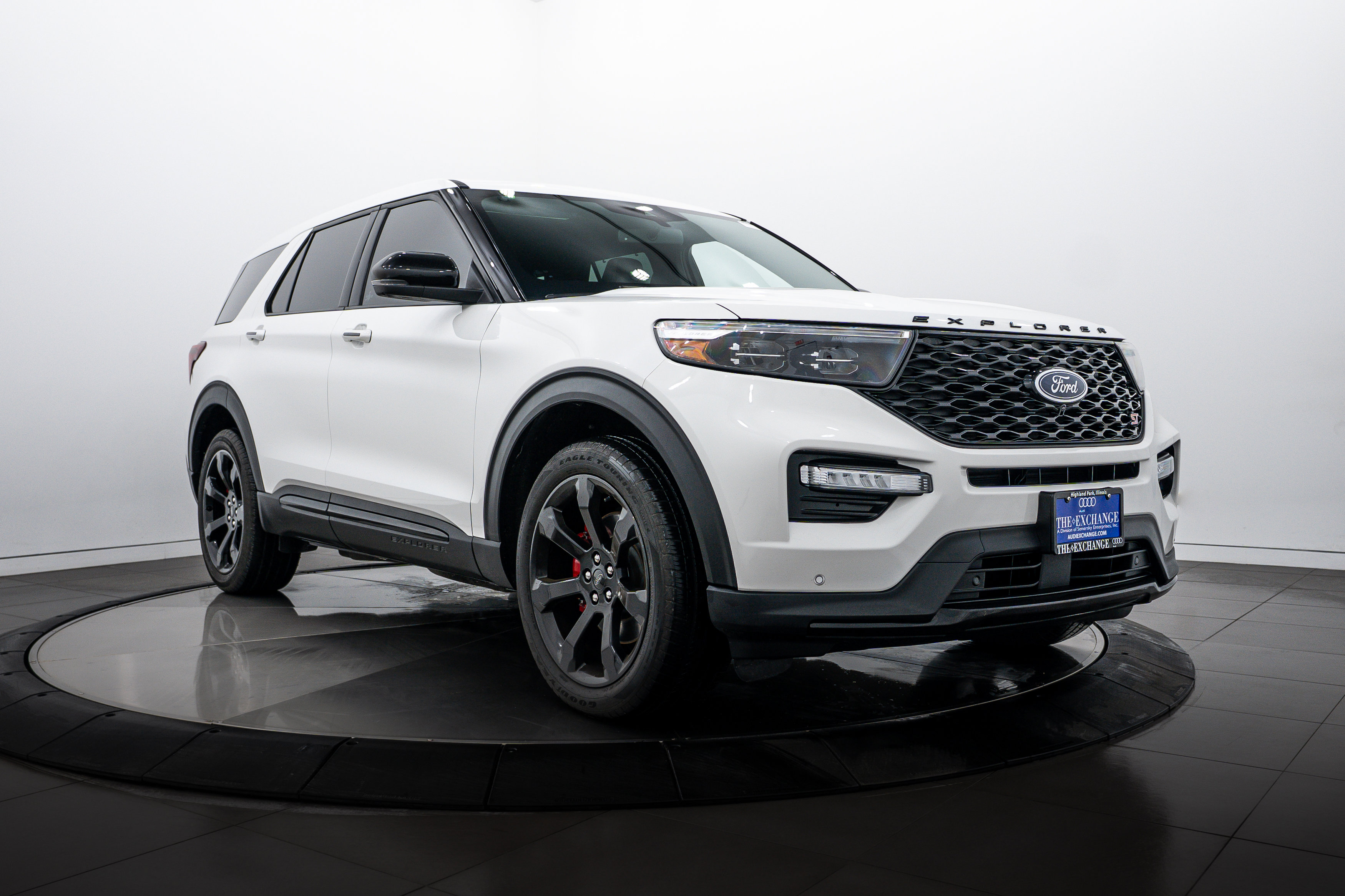 2022 Ford Explorer ST's photo