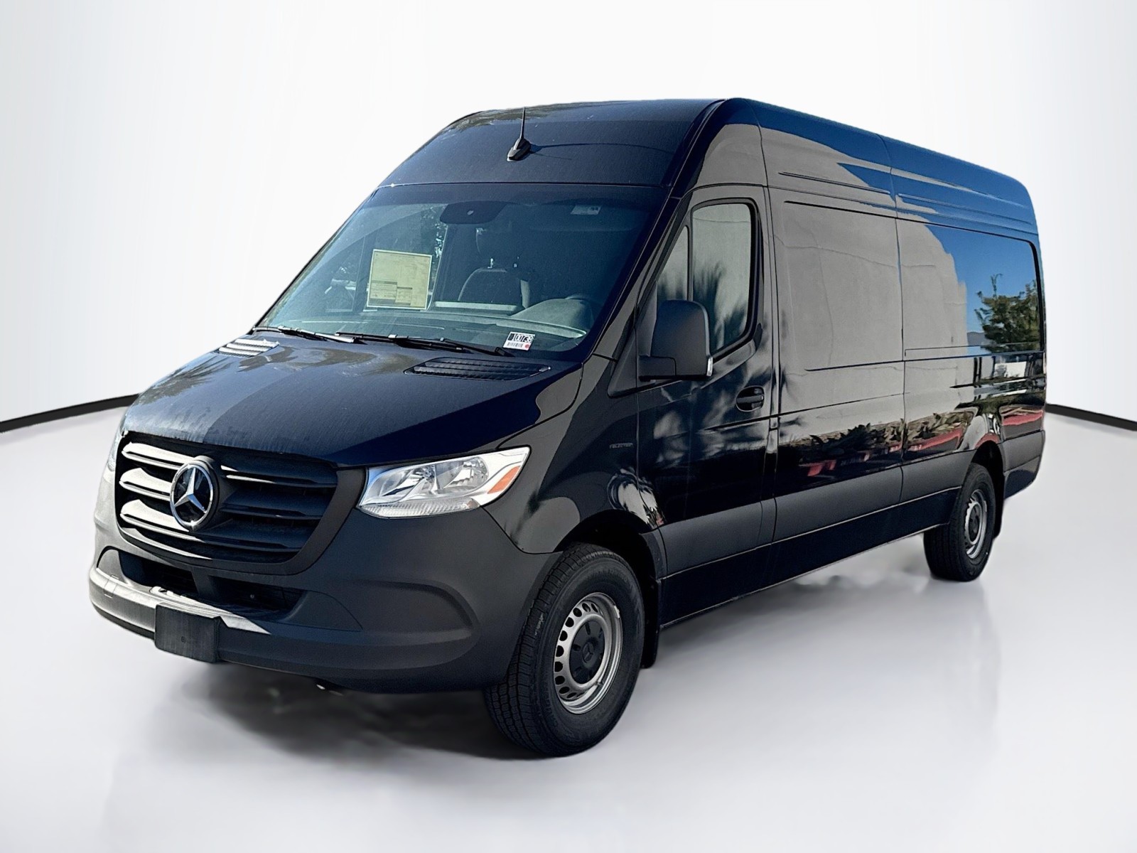 2024 Mercedes-Benz eSprinter Cargo Van Base's photo